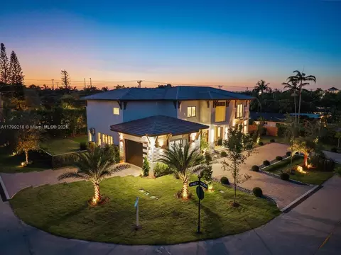 View/Area - 12940 SW 82nd Pl, Pinecrest, FL 33156 photo 6 of 6