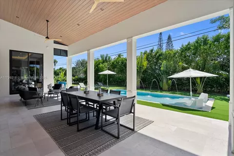 Exterior - 12940 SW 82nd Pl, Pinecrest, FL 33156 photo 5 of 11