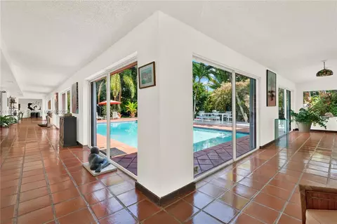 8150 SW 77th St, Miami, FL 33143