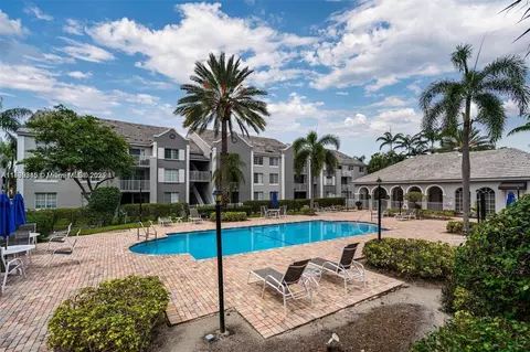 711 SW 111th Way #107, Pembroke Pines, FL 33025