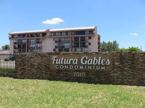 7040 SW 24th St #104, Miami, FL 33155