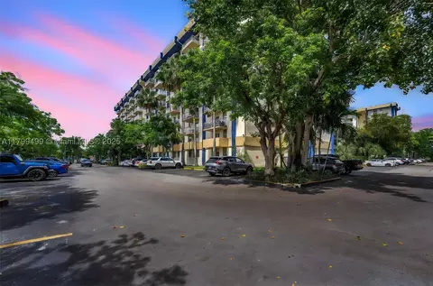 4550 NW 9th St #106E, Miami, FL 33126