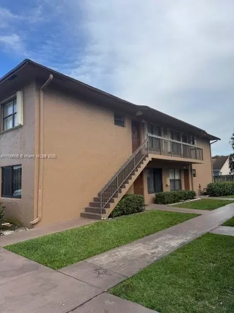 10047 Winding Lake Rd #203, Sunrise, FL 33351