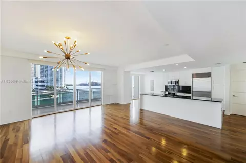 901 Brickell Key Blvd #607, Miami, FL 33131