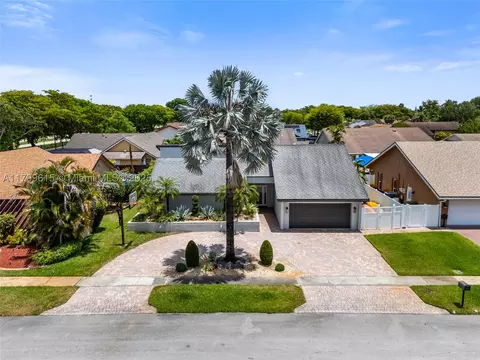 2421 NW 102nd Way, Pembroke Pines, FL 33026