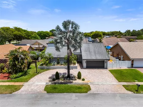 2421 NW 102nd Way, Pembroke Pines, FL 33026