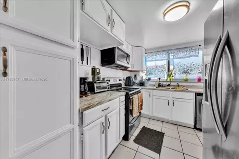 2451 NW 41st Ave #304, Lauderhill, FL 33313