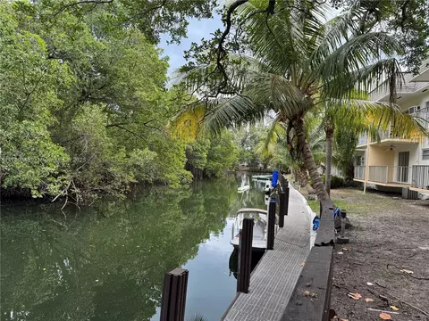 1860 Venice Park Dr #101, North Miami, FL 33181