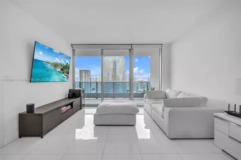 200 Biscayne Boulevard Way #4012, Miami, FL 33131