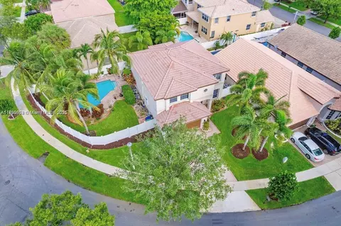 3372 SW 179th Ave, Miramar, FL 33029
