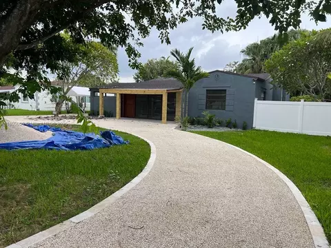 14825 Garden Dr, Miami, FL 33168