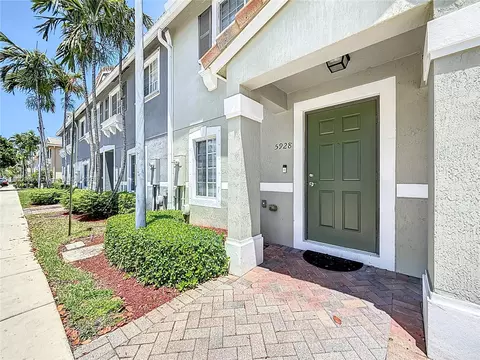 5928 Glasgow Way, Tamarac, FL 33321