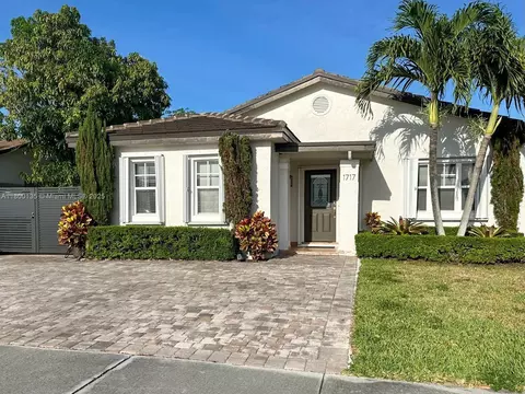 1717 SW 138th Ave, Miami, FL 33175