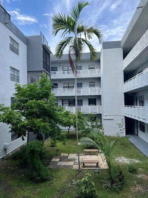 13500 NE 3rd Ct #217, North Miami, FL 33161