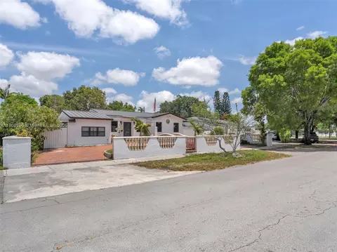 341 Pash E Ho Wa Dr, Hialeah, FL 33010 photo 3