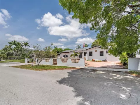 341 Pash E Ho Wa Dr, Hialeah, FL 33010 photo 4