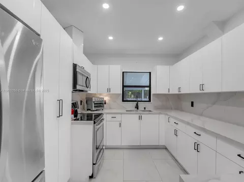 341 Pash E Ho Wa Dr, Hialeah, FL 33010 photo 15