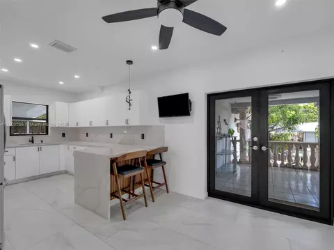 341 Pash E Ho Wa Dr, Hialeah, FL 33010 photo 11