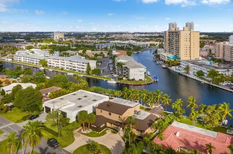418 Tammarind Dr, Hallandale Beach, FL 33009