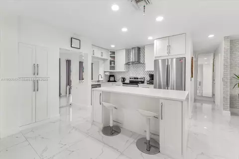 4340 NW 19th Ave, Oakland Park, FL 33309