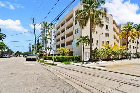 7125 Bay Dr #201, Miami Beach, FL 33141