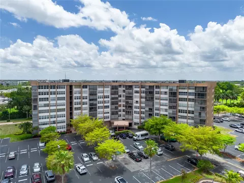 1100 Saint Charles Pl #407, Pembroke Pines, FL 33026