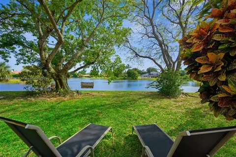 11235 Lakeview Dr #13-D, Coral Springs, FL 33071
