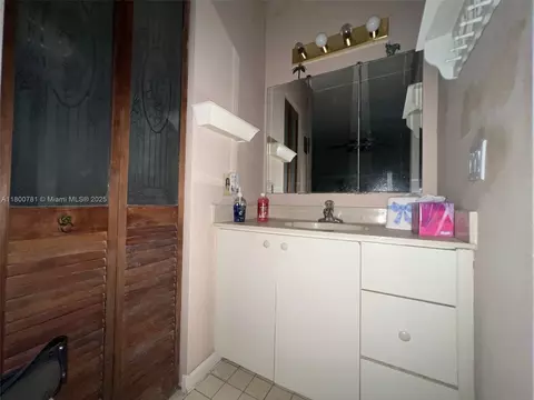 460 E 23rd St #118, Hialeah, FL 33013 photo 13