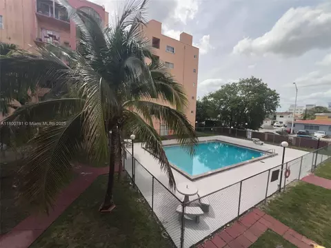 460 E 23rd St #118, Hialeah, FL 33013 photo 14