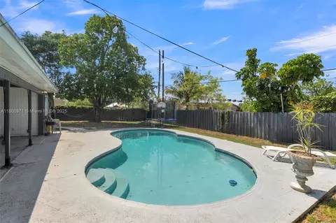 1371 NW 198th St, Miami Gardens, FL 33169