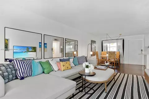 61 Collins Ave #202, Miami Beach, FL 33139
