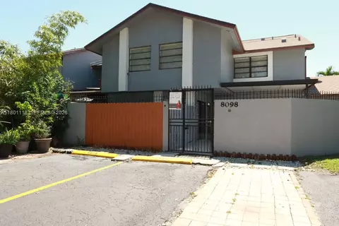 8098 NW 99th Ter, Hialeah Gardens, FL 33016