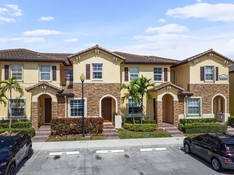 9105 SW 227th St #8, Cutler Bay, FL 33190