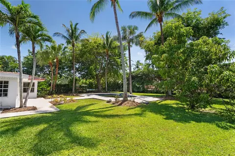 8700 SW 64th Ave, Pinecrest, FL 33156