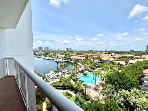3610 Yacht Club Dr #810, Aventura, FL 33180
