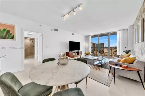 335 S Biscayne Blvd #4000, Miami, FL 33131