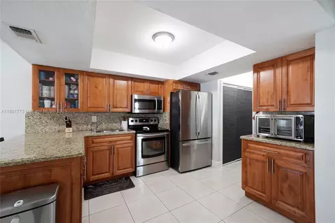 857 W 37th St, Hialeah, FL 33012 photo 10