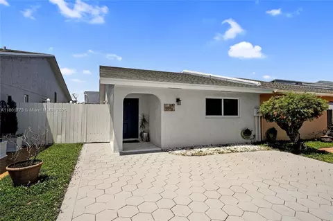 857 W 37th St, Hialeah, FL 33012
