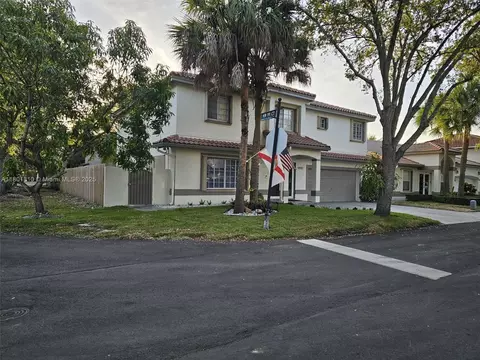 19110 NW 88th Ct, Hialeah, FL 33018