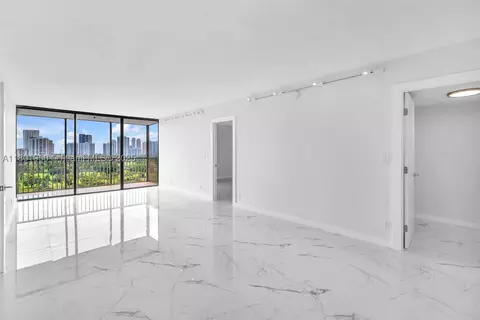 20335 W Country Club Dr #1108, Aventura, FL 33180