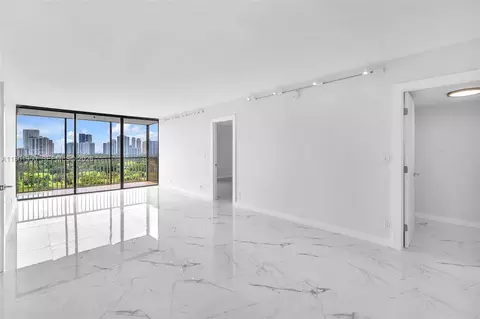 20335 W Country Club Dr #1108, Aventura, FL 33180