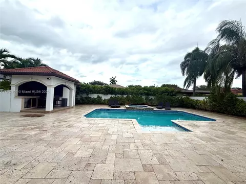 7841 NW 159th Ter, Miami Lakes, FL 33016