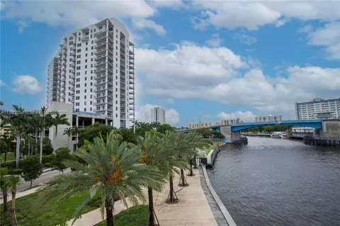 10 SW South River Dr #1715, Miami, FL 33130