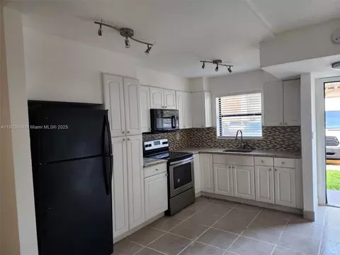 6020 Shakerwood Cir #103, Tamarac, FL 33319