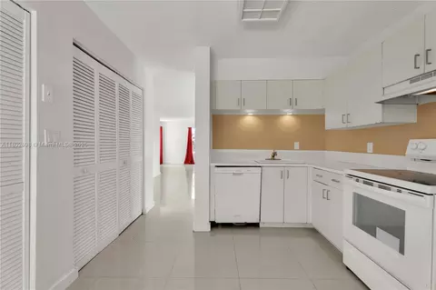 9826 SW 222nd Ter, Cutler Bay, FL 33190