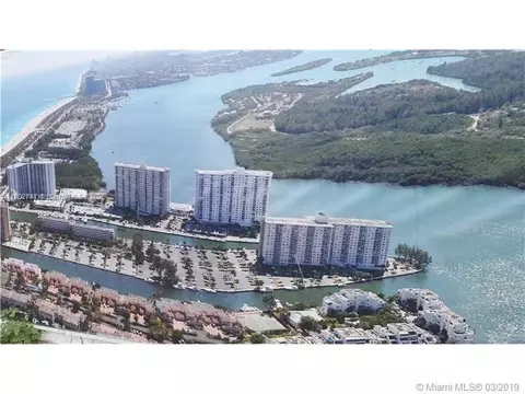 300 Bayview Dr #2105, Sunny Isles Beach, FL 33160