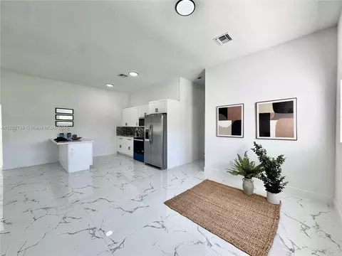 25 NW 193rd St, Miami Gardens, FL 33169