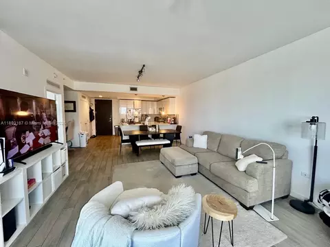 999 SW 1st Ave #2013, Miami, FL 33130