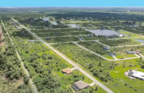 5 Deck Ct, Port Charlotte, FL 39546 photo 4
