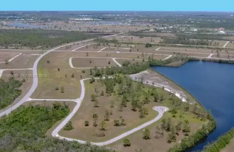 5 Deck Ct, Port Charlotte, FL 39546 photo 3